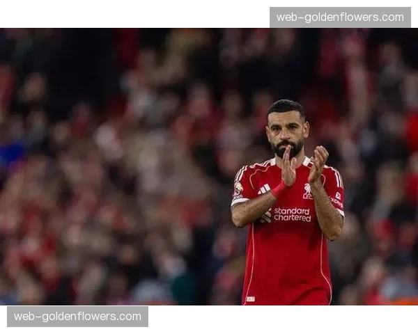 利物浦主场3-0完胜利兹联，萨拉赫点射破门后伤退